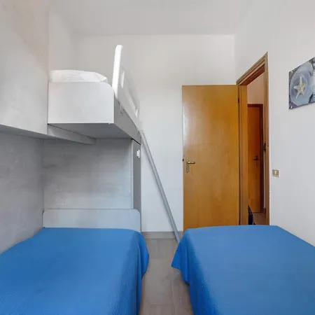 Apartment Coral House